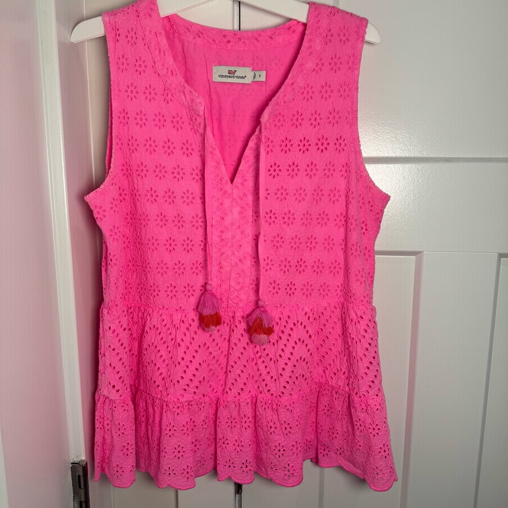 Vineyard Vines Women's Pink Eyelet  Sleeveless Tiered Top Size S - Picture 2 of 13
